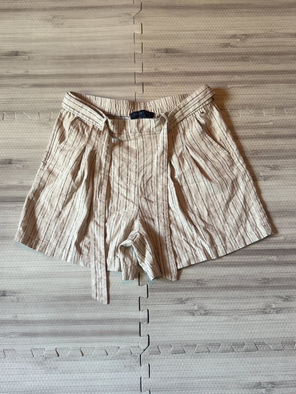 Tommy Hilfiger Women's Beige Linen Blend Pinstripe Belted Shorts